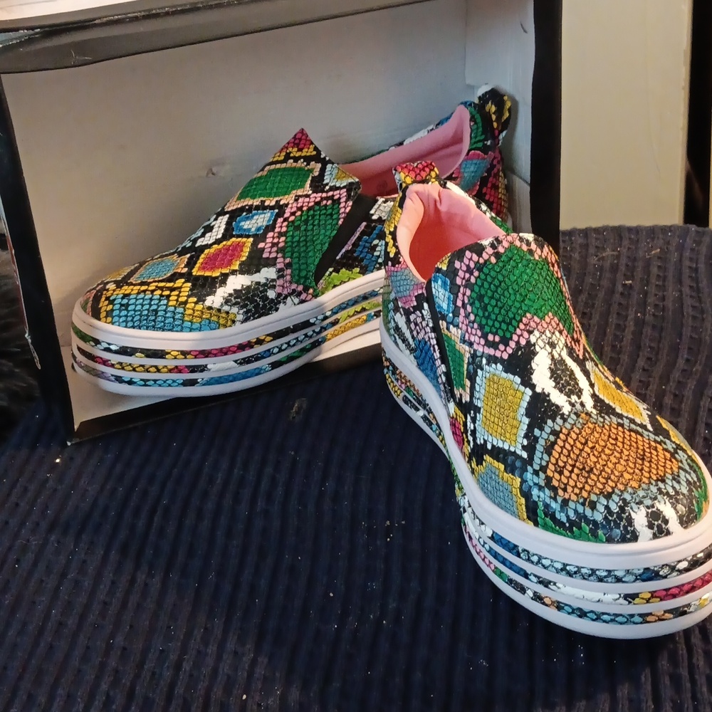 Lilian Multi Colored Snake Shoes Size 10 - Picture 2 of 9